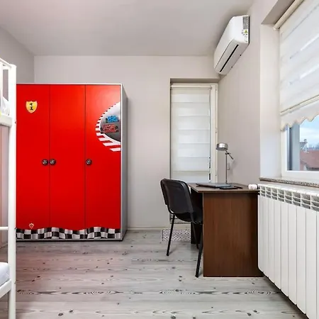 2-bedroom Apt With Private Parking /hadzhi Dimitar