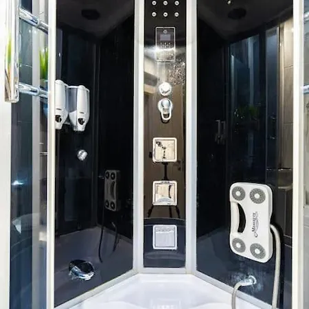 2-bedroom Apt With Private Parking /hadzhi Dimitar Apartament *