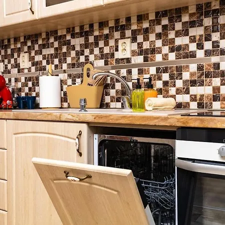 2-bedroom Apt With Private Parking /hadzhi Dimitar Appartement *