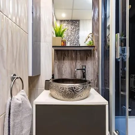 2-bedroom Apt With Private Parking /hadzhi Dimitar * Plovdiv
